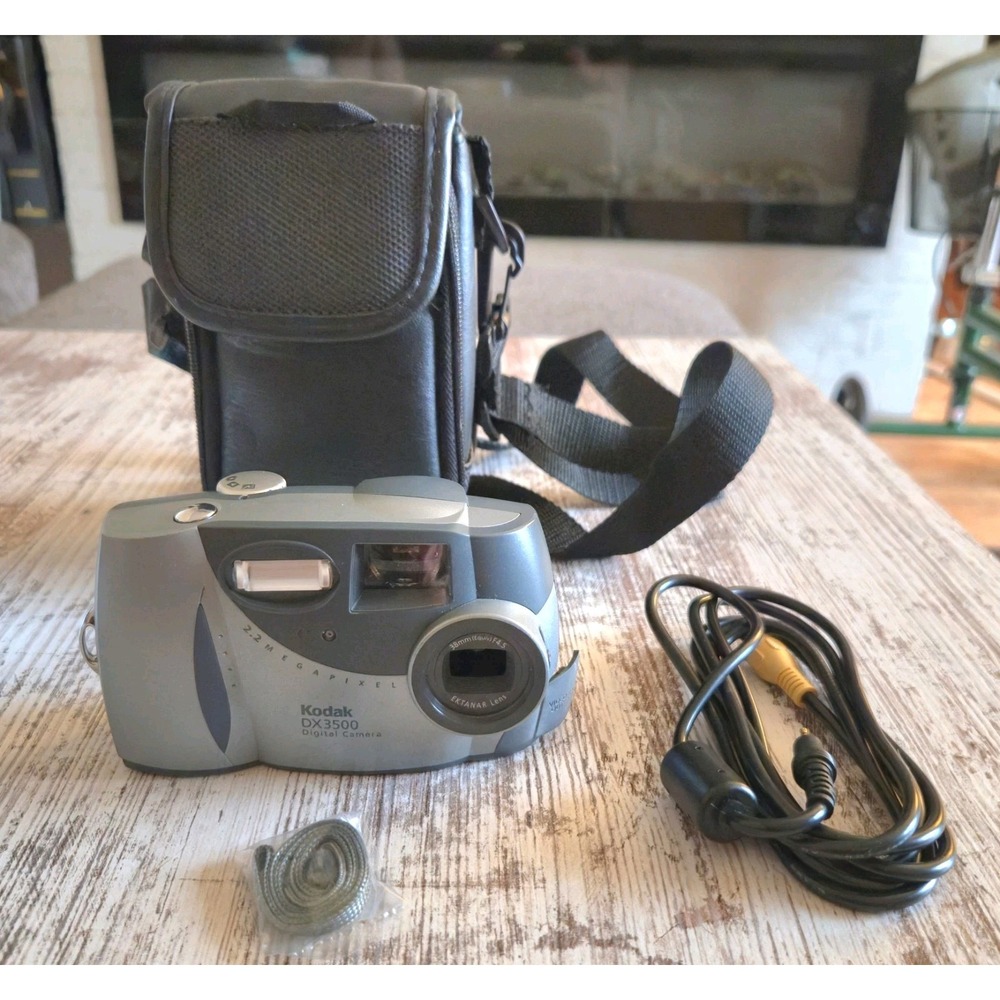 Kodak EasyShare DX3500 Vintage Digital Camera Silver Bundle Case Cable Y2K